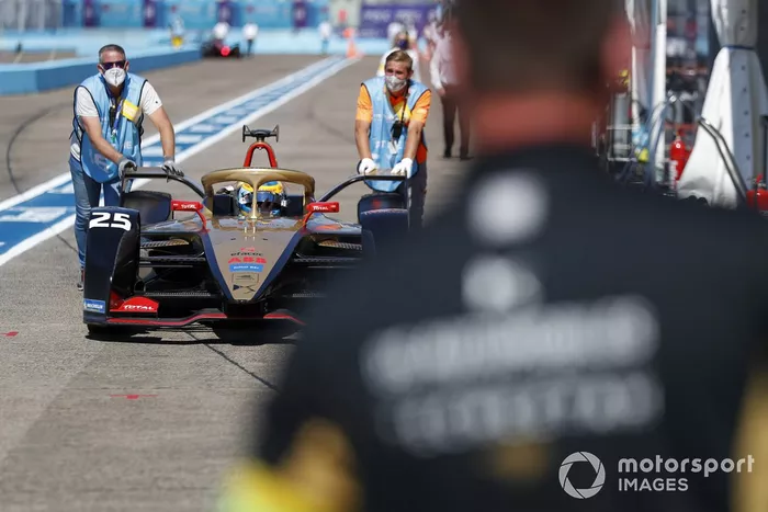 Antonio Félix da Costa, DS Techeetah, DS E-Tense FE20 is pushed along the pitlane