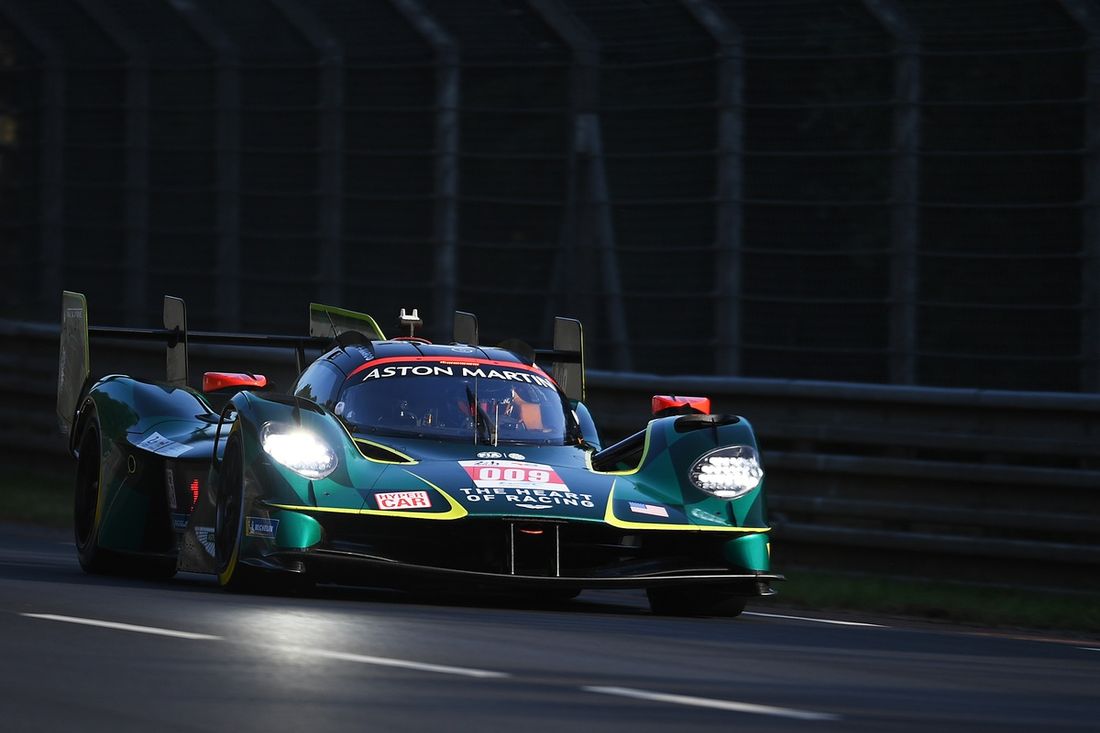 #009 Aston Martin Thor Equipo Aston Martin Valkyrie: Alex Riberas, Marco Sorensen, Roman De Angelis