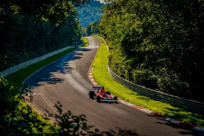 Mathias Lauda au volant d'une Ferrari 312 B3-74 