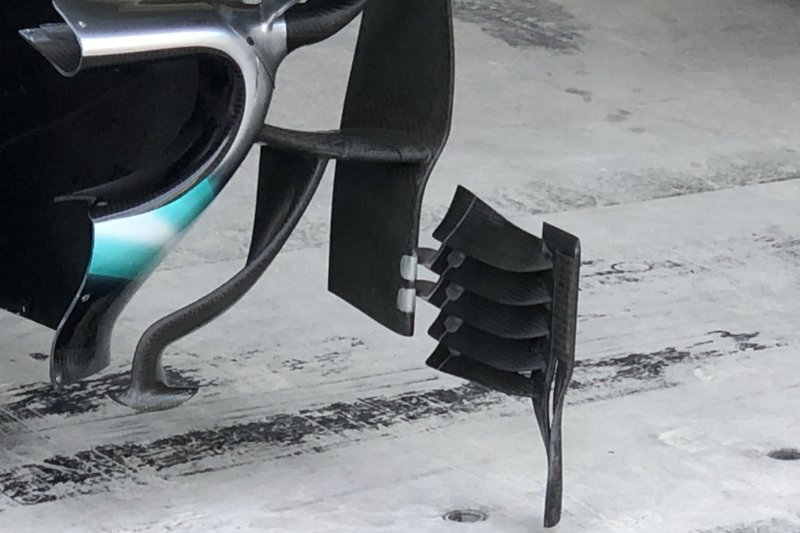 Mercedes AMG F1 W10, carrocería
