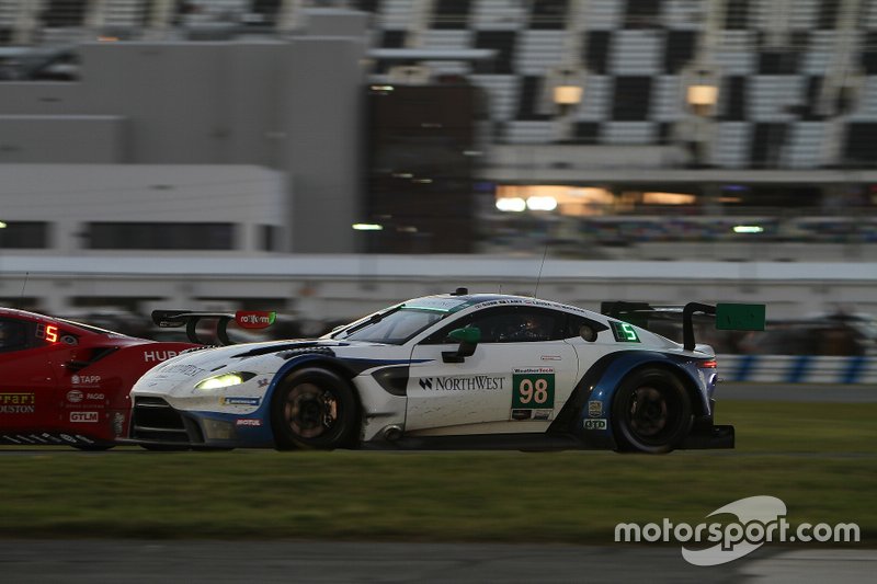 #98 Aston Martin Racing Aston Martin Vantage GT3: Pedro Lamy, Ross Gunn, Mathias Lauda, Andrew Watson