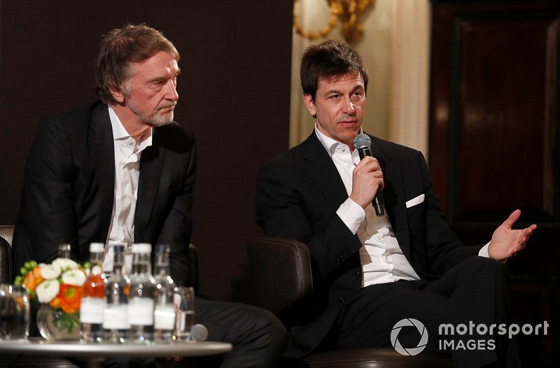 Sir Jim Ratcliffe presidente y director general del grupo químico Ineos y Toto Wolff, Director Ejecutivo (Negocios), Mercedes AMG