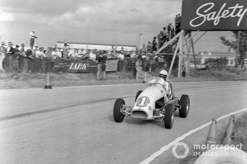 Rodger Ward, Kurtis Kraft Midget Offenhauser