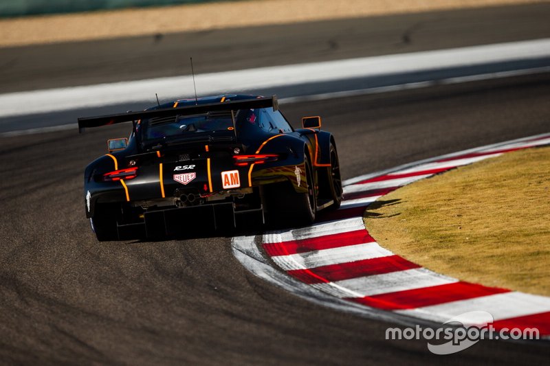 #86 Gulf Racing Porsche 911 RSR: Michael Wainwright, Benjamin Barker, Andrew Watson