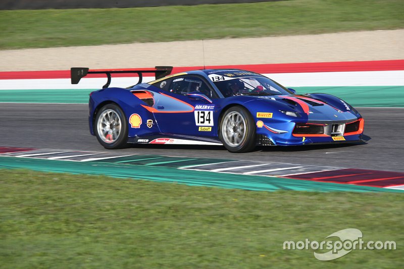 #134 Ferrari 488 Challenge, Modena Motors - SLR: Alex Fox