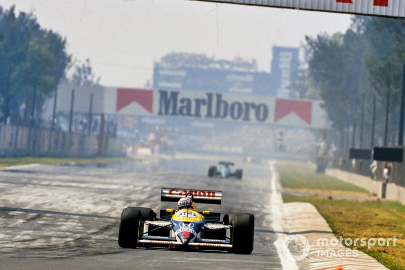 Nigel Mansell, Williams FW11B Honda, y Ivan Capelli, March 871 Ford