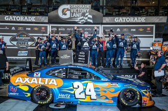 Race winner William Byron, Hendrick Motorsports, Chevrolet Camaro Axalta 'Color of the Year'