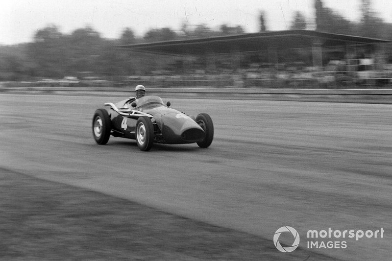 6 - (20 posições): Ron Flockhart, Connaught B Alta: de 23º a 3º no GP da Italia de 1956
