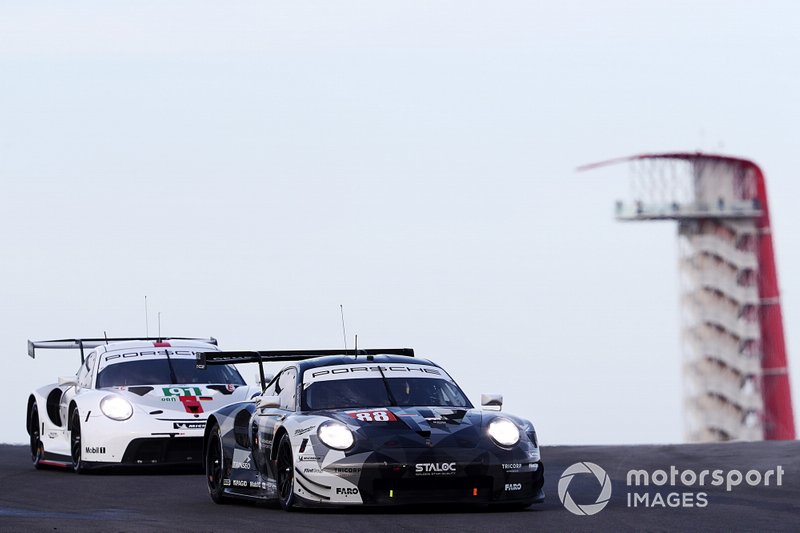 #88 Proton Competition Porsche 911 RSR: Bret Curtis / Adrien De Leener / Thomas Preining