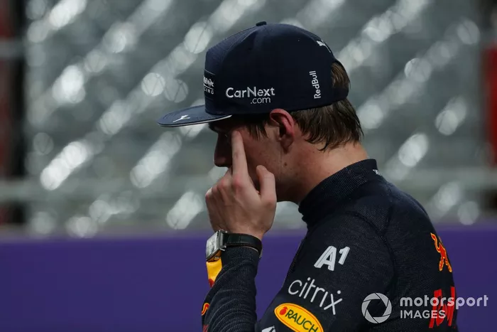 Max Verstappen, de Red Bull Racing, en el Parc Ferme después de chocar al final de la Q3