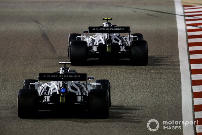 Pierre Gasly, AlphaTauri AT01, Daniil Kvyat, AlphaTauri AT01