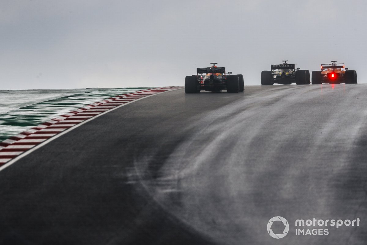 Carlos Sainz Jr., McLaren MCL35, Daniel Ricciardo, Renault F1 Team R.S.20, Max Verstappen, Red Bull Racing RB16