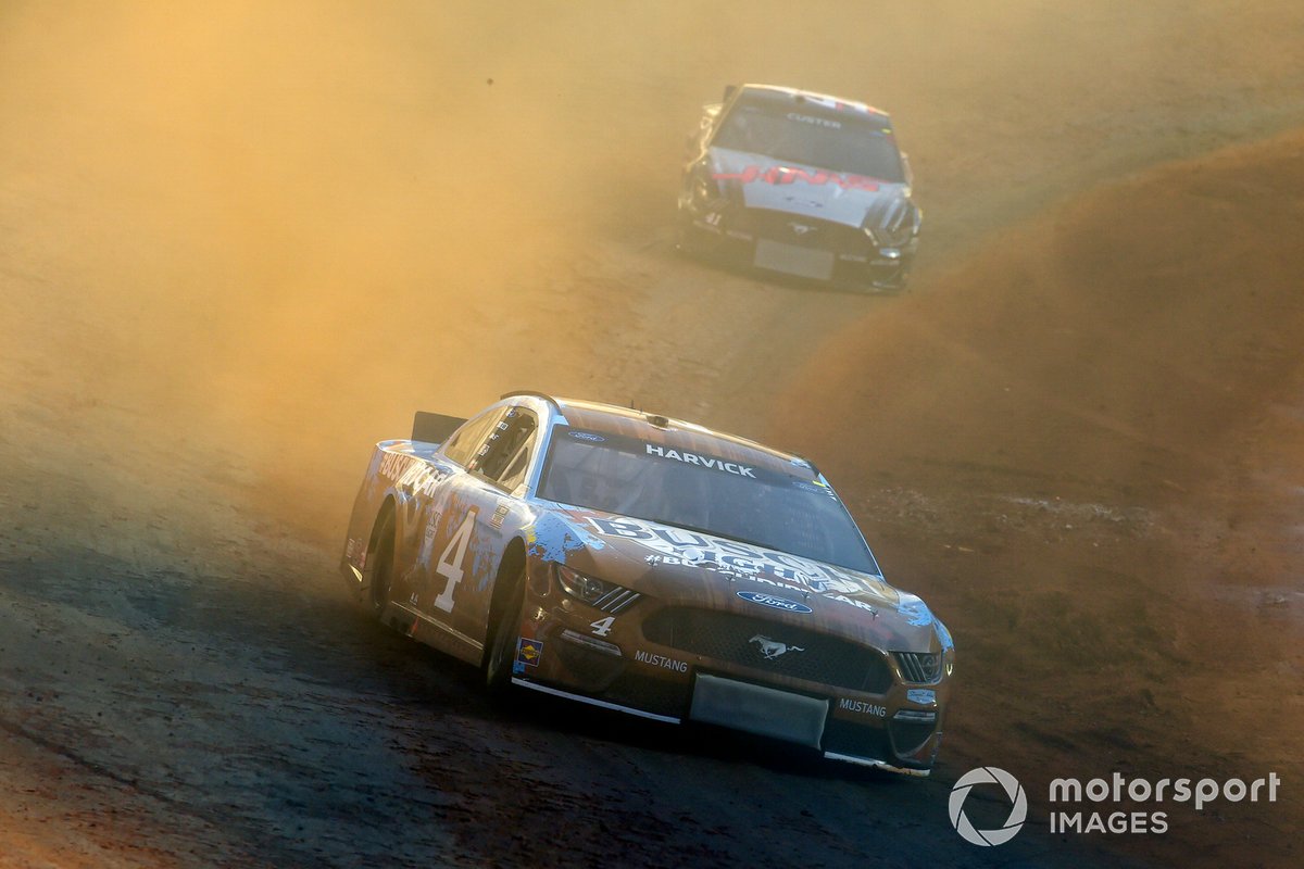 Кевин Харвик, Stewart-Haas Racing, Ford Mustang Busch Light