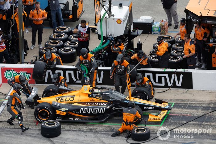 Patricio O'Ward, Arrow McLaren Chevrolet, pit stop