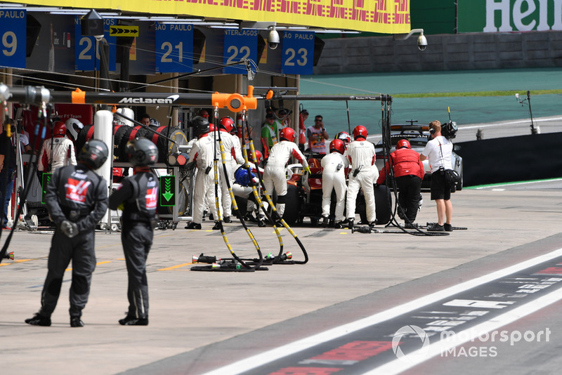 Marcus Ericsson, Sauber C37 retires from the race