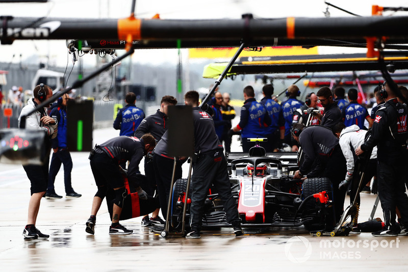 Kevin Magnussen, Haas F1 Team VF-18, in the pits during practice
