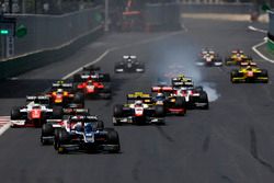 Raffaele Marciello, RUSSIAN TIME, leads Nobuharu Matsushita, ART Grand Prix, Oliver Rowland, MP Moto