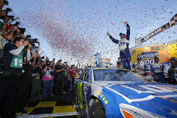 Race winner Jimmie Johnson, Hendrick Motorsports Chevrolet