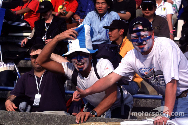 Fans of Mika Hakkinen, McLaren