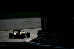 Kevin Magnussen, Renault Sport F1 Team RS16