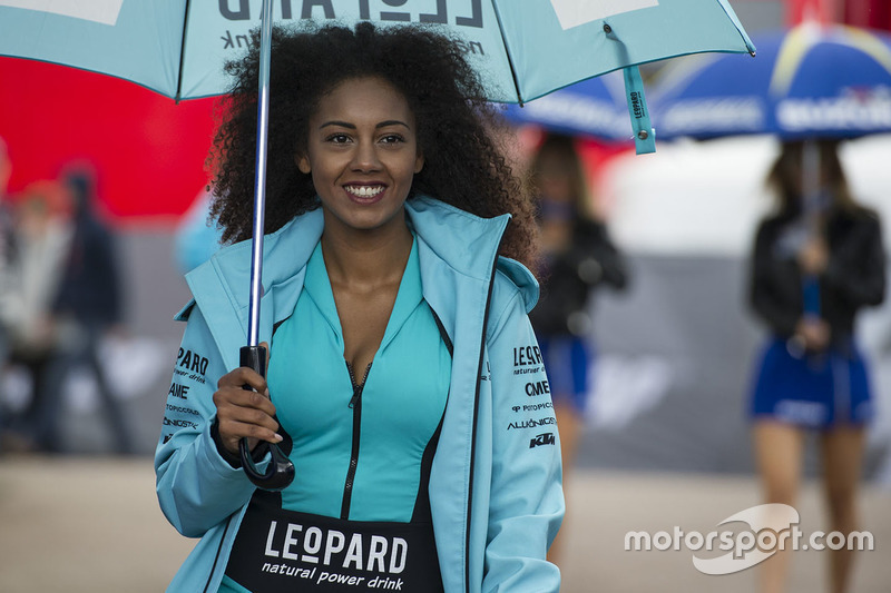 Lovely Leopard Racing girl