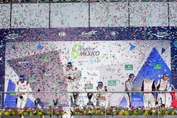 Podium: race winners Timo Bernhard, Mark Webber, Brendon Hartley, Porsche Team, second place Marcel 