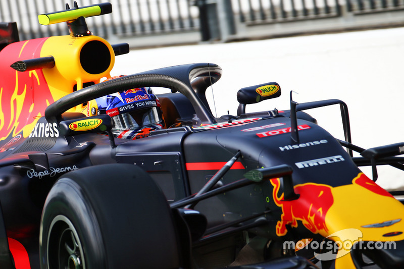 Max Verstappen, Red Bull Racing RB12 con el Halo 2