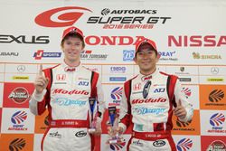 武藤英紀とオリバー・ターベイ(#15 ドラゴ モデューロ NSX CONCEPT-GT)