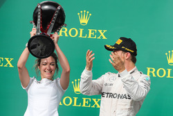 Victoria Vowles and Nico Rosberg, Mercedes AMG Petronas F1 W07