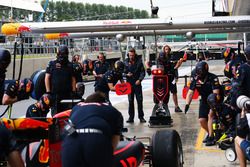 Команда Red Bull Racing тренирует пит-стоп