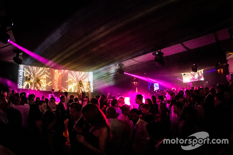 Fiesta de pilotos en el Amber Lounge F1