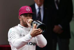 Race winner Lewis Hamilton, Mercedes AMG F1 celebrates on the podium