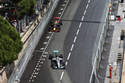Lewis Hamilton, Mercedes AMG F1 W07 Hybrid leads Daniel Ricciardo, Red Bull Racing RB12