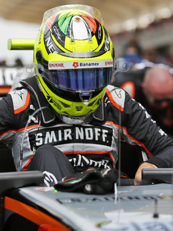 Sergio Perez, Sahara Force India F1 VJM09 on the grid