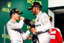 Podium : le vainqueur Nico Rosberg, Mercedes AMG F1 Team, le deuxième, Lewis Hamilton, Mercedes AMG F1 Team