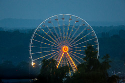 La grande roue du Mans au petit matin