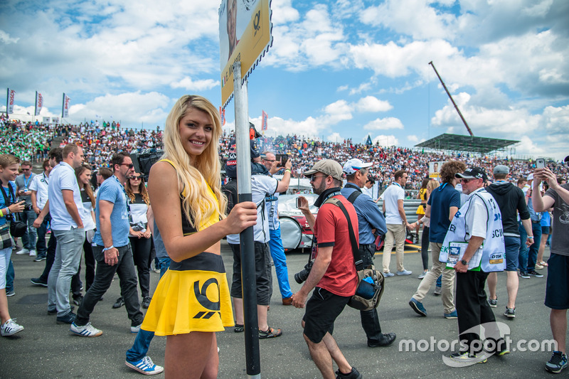 Grid girl, spectators