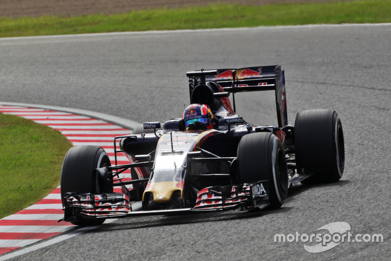 2016 год. За рулем болида (STR11) на первой пятничной тренировке