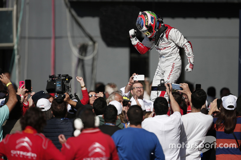 Winner José María López, Citroën World Touring Car Team, Citroën C-Elysée WTCC
