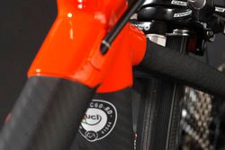 Dettaglio della bici Orange1 by Colnago dedicata alla 24 Ore di Spa