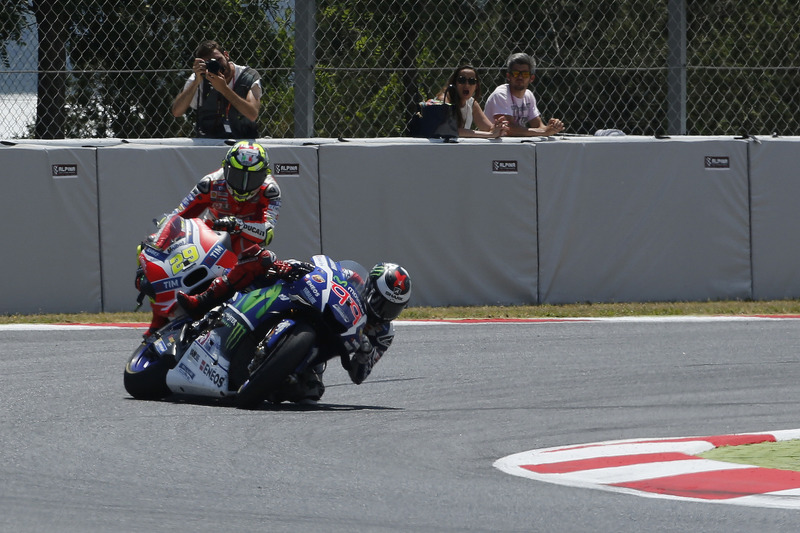 Andrea Iannone, Ducati Team, Jorge Lorenzo, Yamaha Factory Racing, incidente