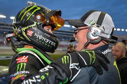 Polesitter Kurt Busch, Stewart-Haas Racing Chevrolet