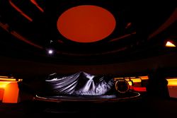 Der abgedeckte McLaren MCL32