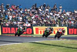 Jonathan Rea, Kawasaki Racing leads Tom Sykes, Kawasaki Racing