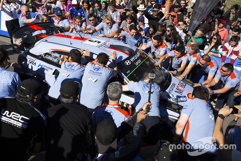 I vincitori Thierry Neuville, Nicolas Gilsoul, Hyundai i20 WRC, Hyundai Motorsport