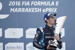 Podium: Race winner Sébastien Buemi, Renault e.Dams