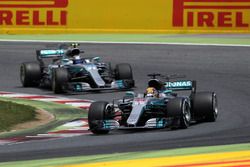 Lewis Hamilton, Mercedes AMG F1 W08; Valtteri Bottas, Mercedes AMG F1 W08