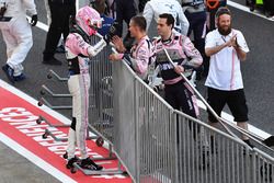Esteban Ocon, Sahara Force India F1 celebrates in parc ferme