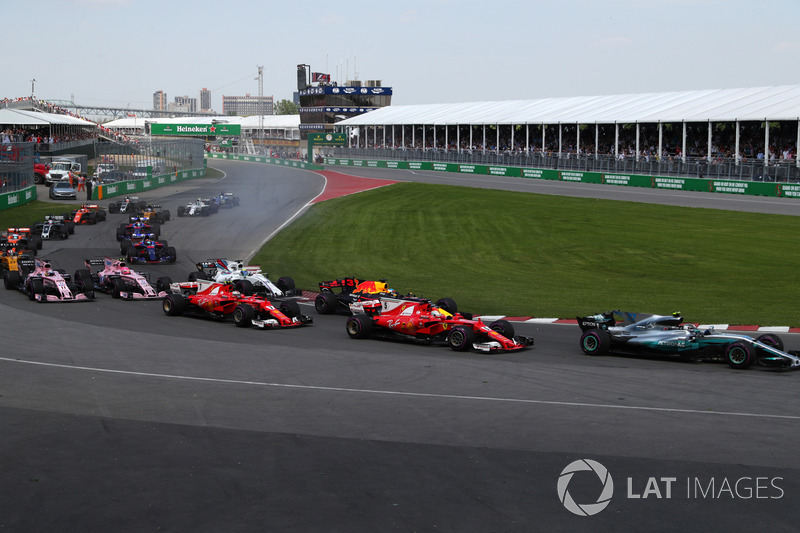 Valtteri Bottas, Mercedes-Benz F1 W08 , Sebastian Vettel, Ferrari SF70H y Kimi Raikkonen, Ferrari SF