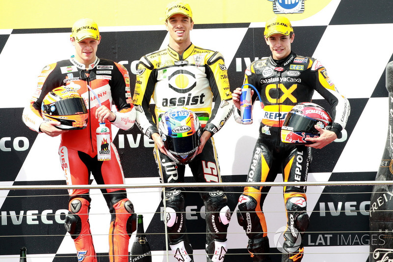 Podium: tweede plaats Stefan Bradl, racewinnaar Alex De Angelis, derde plaats Marc Marquez